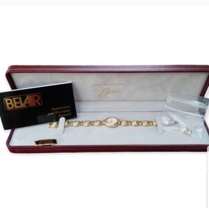 BELAIR VINTAGE NEW IN BOX SWISS MADE GOLDTONE SCALLOP DESIGN LADIES WATCH